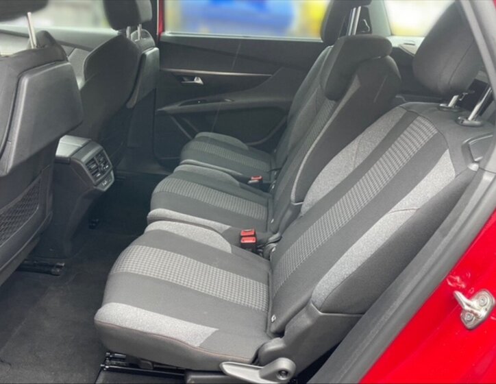 Peugeot 5008 8