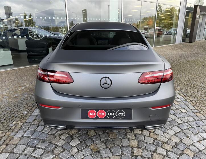 Mercedes-Benz Třídy E 28