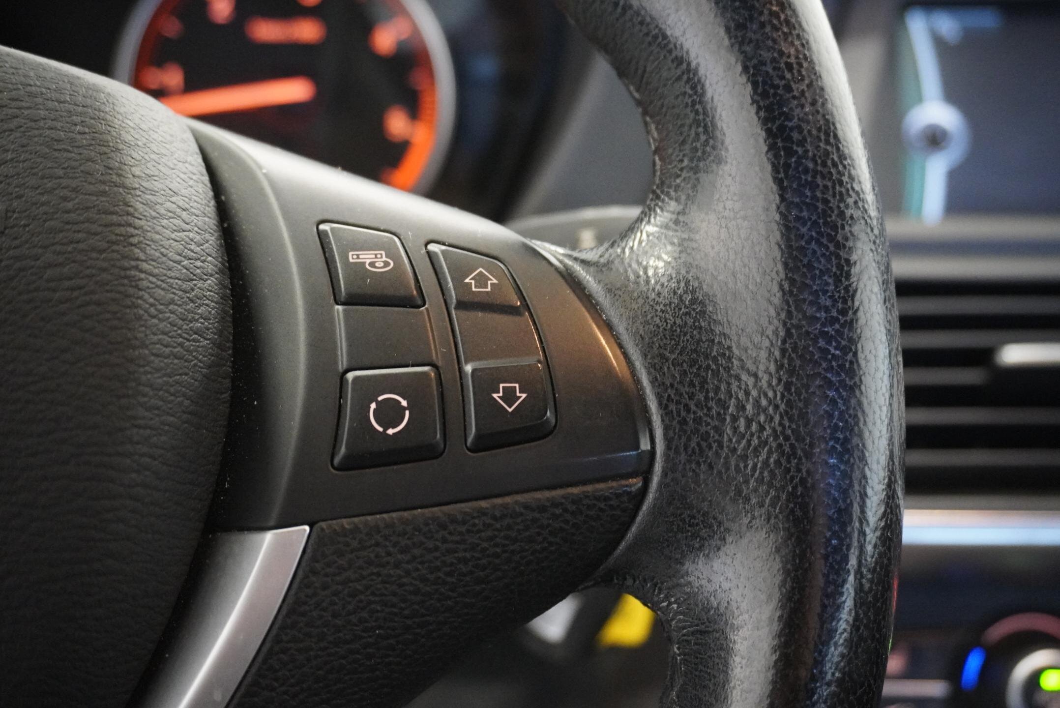 BMW X5 SUV 3,0 l 180 kw