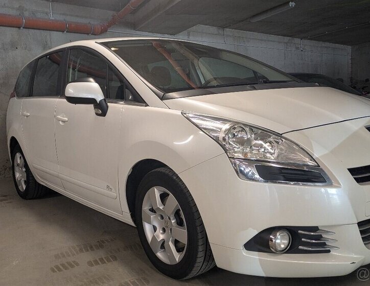 Peugeot 5008 MPV 0,0 0
