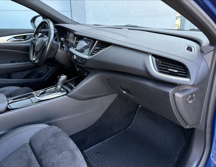 Opel Insignia Kombi 2,0 l 128 kw