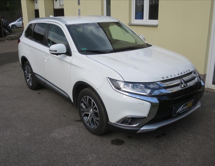 Mitsubishi Outlander SUV / Terénní 2,3 l 110 kw
