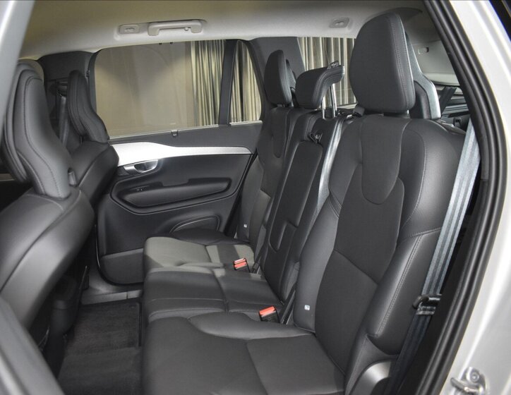 Volvo XC90 SUV / Terénní 2,0 l 173 kw