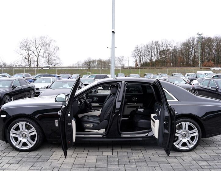 Rolls-Royce Ghost Sedan 6,6 l 420 kw