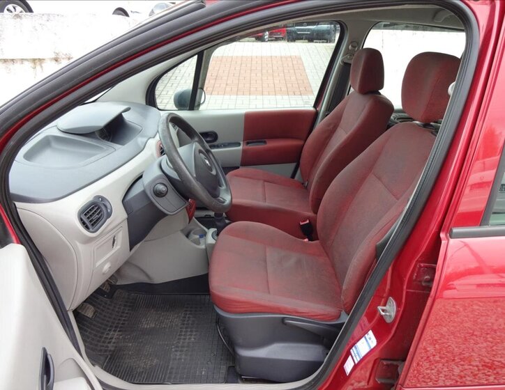 Renault Modus Kombi 1,1 l 55 kw