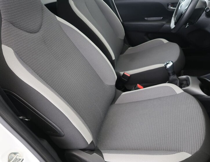 Toyota Aygo Hatchback 998,0 53 kw