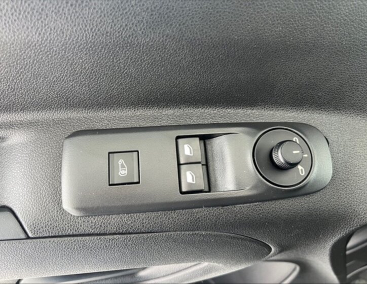 Peugeot Partner Skříň 1,5 l 75 kw