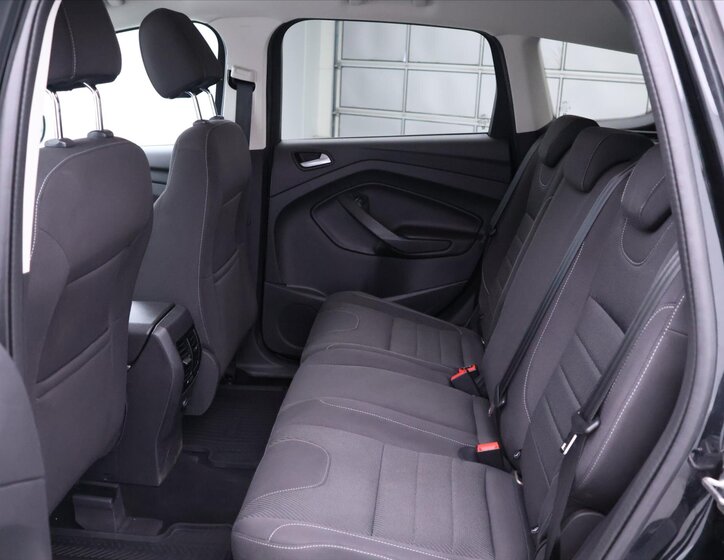 Ford Kuga SUV / Terénní 2,0 l 103 kw