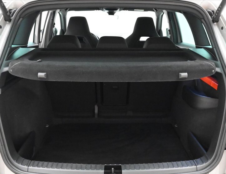 Škoda Karoq SUV / Terénní 1,5 l 110 kw