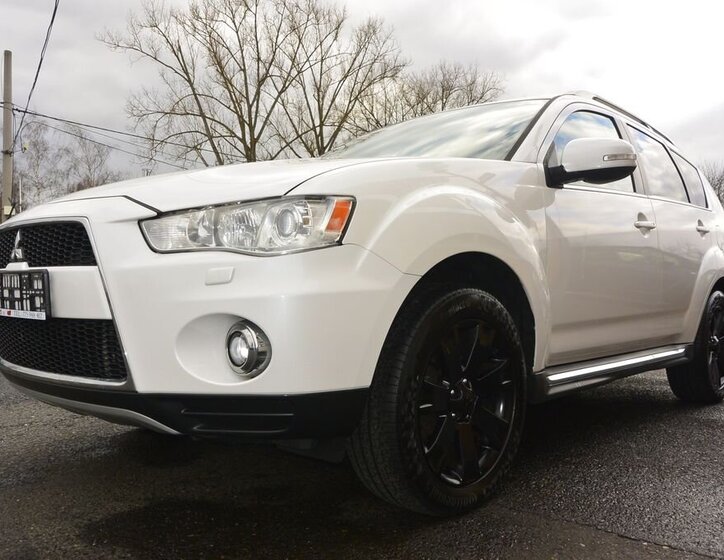 Mitsubishi Outlander SUV 2,3 l 130 kw