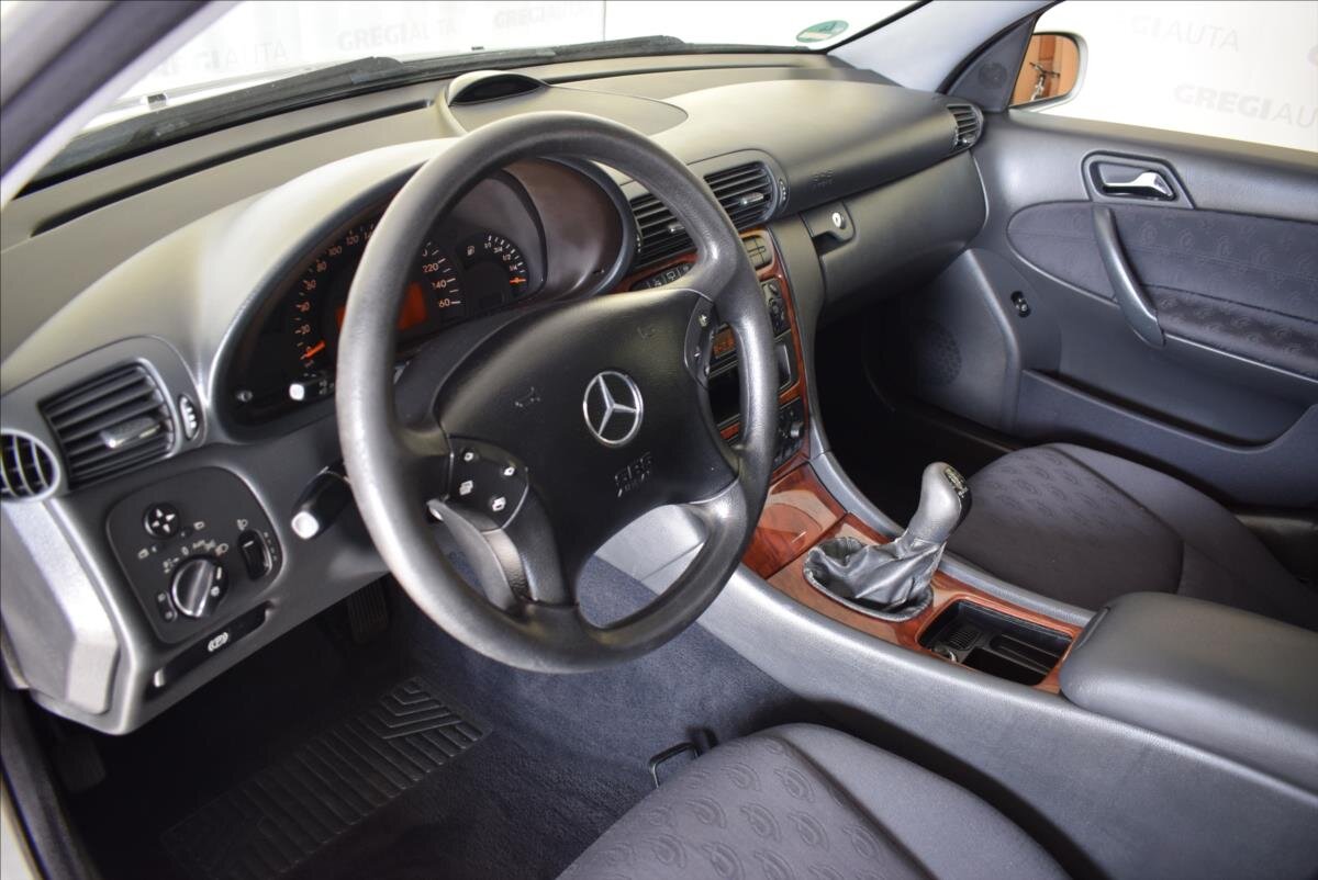 Mercedes-Benz Třídy C Kombi 1,8 l 105 kw