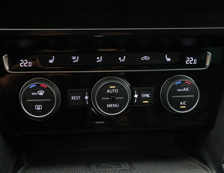 Volkswagen Passat Kombi 2,0 l 200 kw