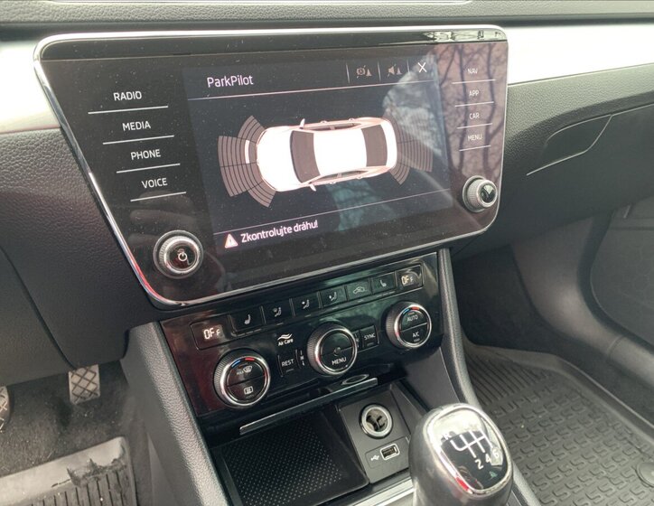 Škoda Superb Sedan / Limuzína 1,5 l 110 kw