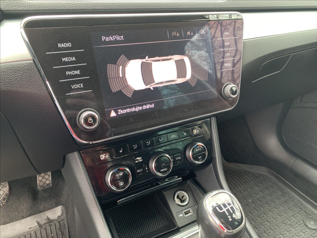 Škoda Superb Sedan / Limuzína 1,5 l 110 kw