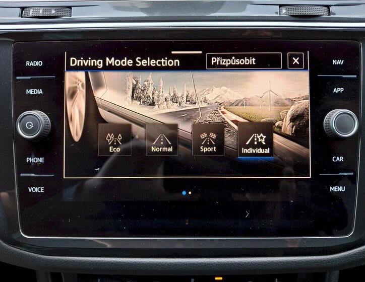 Volkswagen Tiguan SUV / Terénní 2,0 l 180 kw