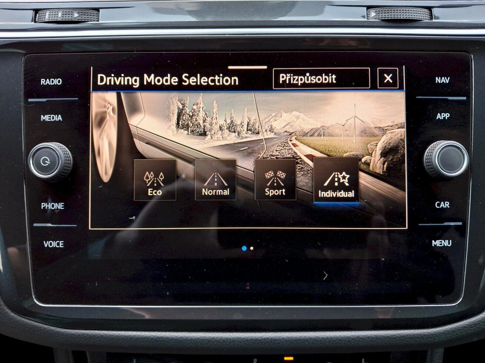 Volkswagen Tiguan SUV / Terénní 2,0 l 180 kw