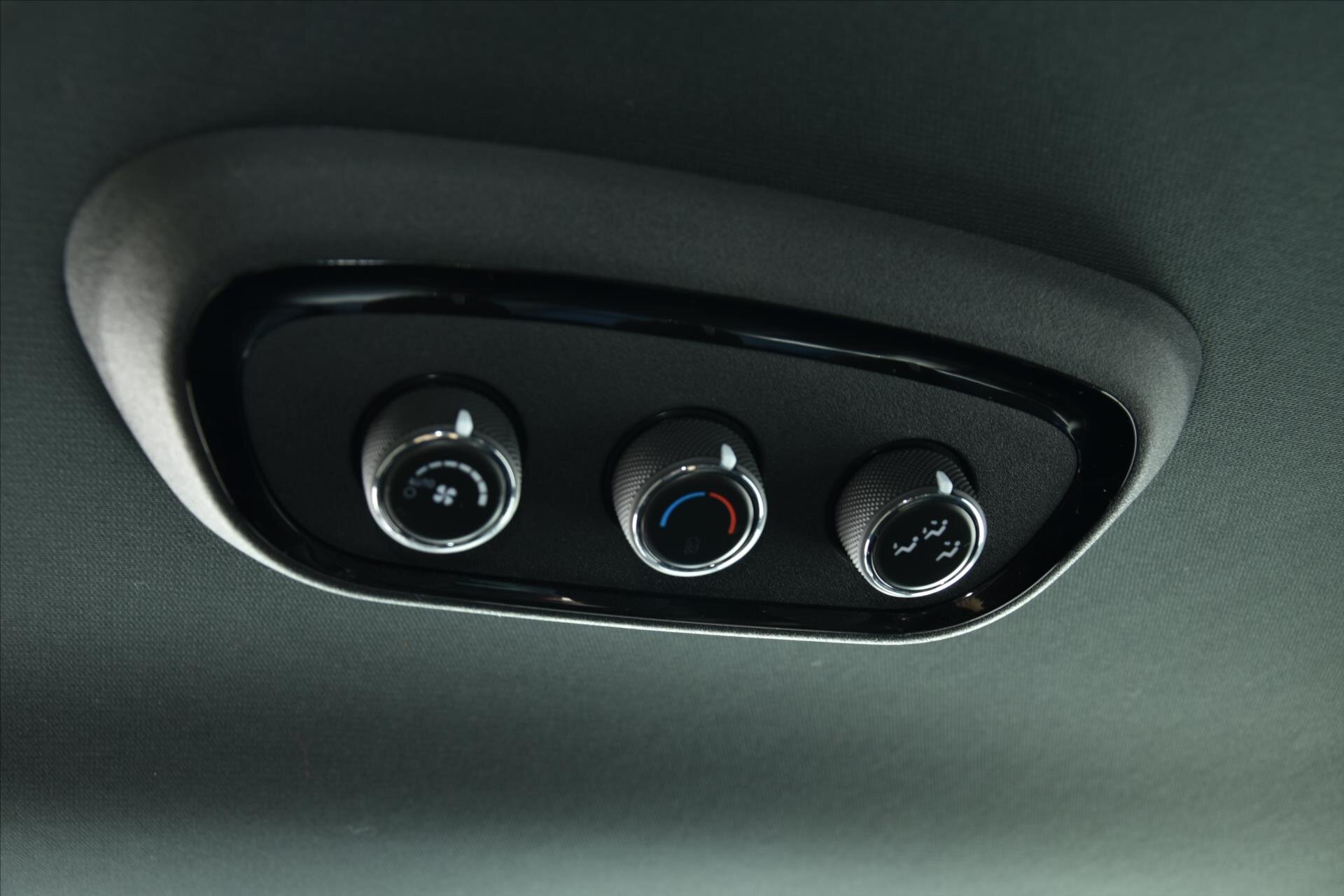 Dodge Durango SUV / Terénní 5,7 l 268 kw