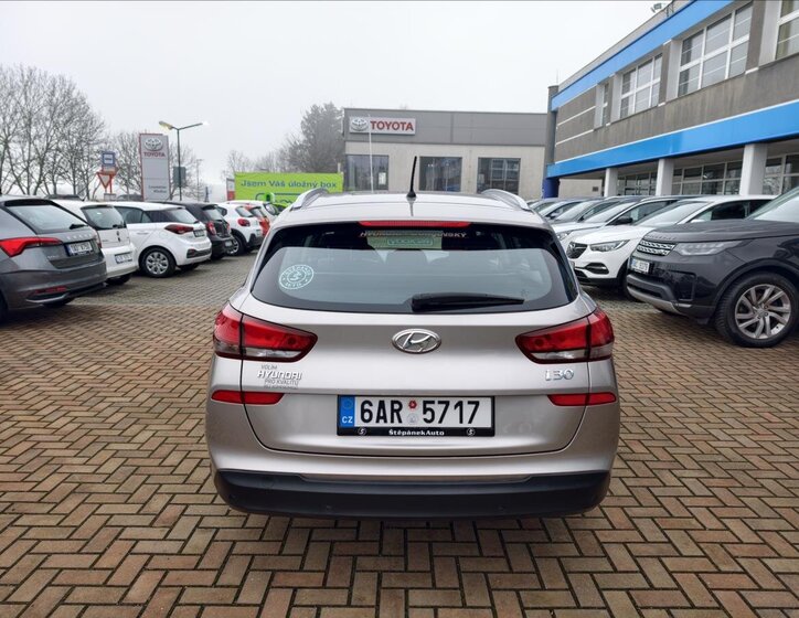 Hyundai i30 Kombi 998,0 88 kw