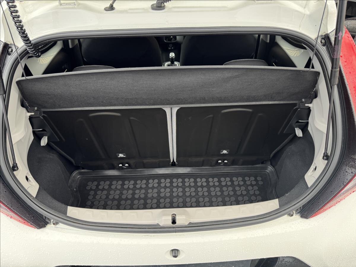 Toyota Aygo Hatchback 998,0 53 kw