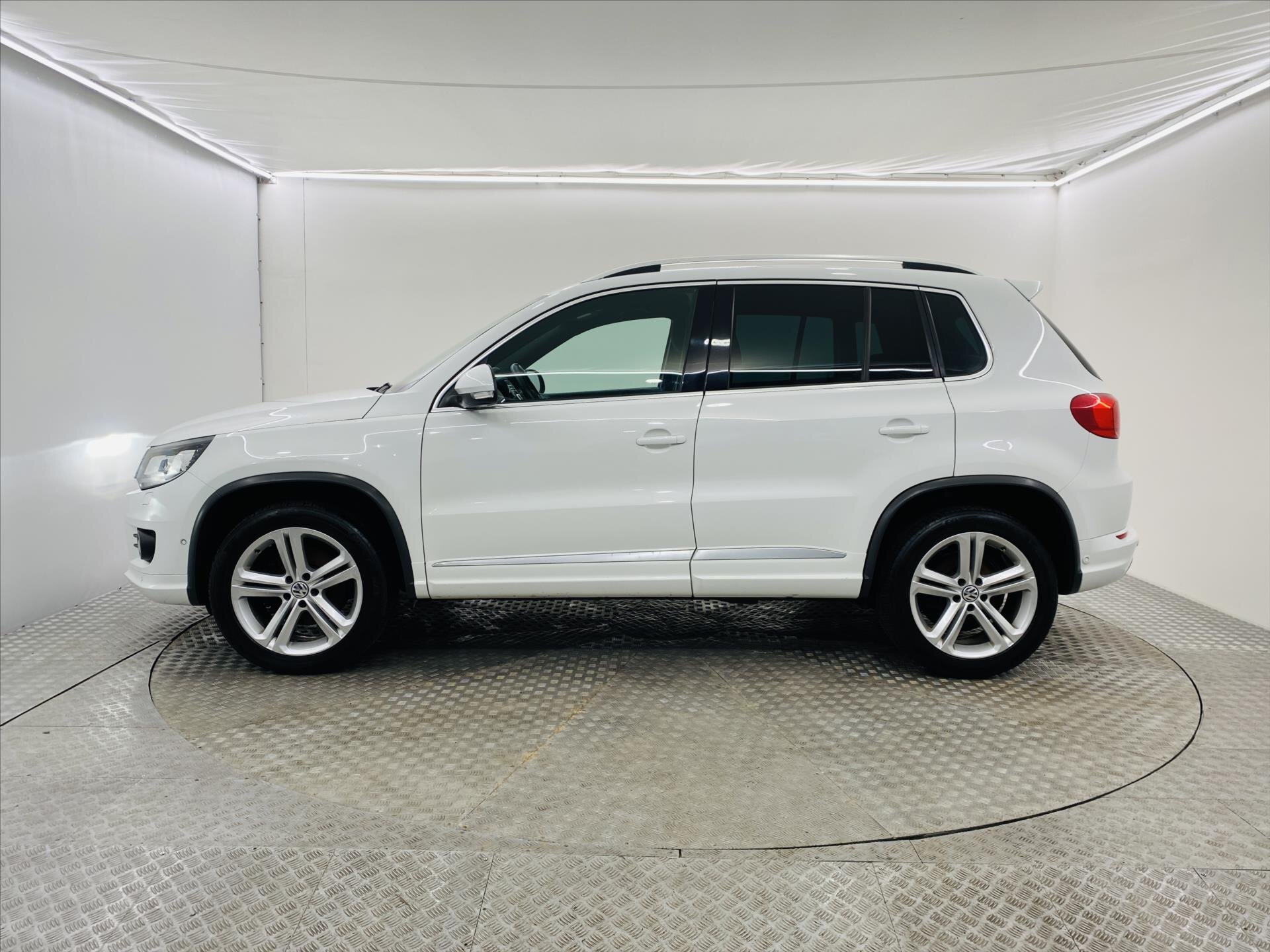 Volkswagen Tiguan SUV 2,0 l 103 kw