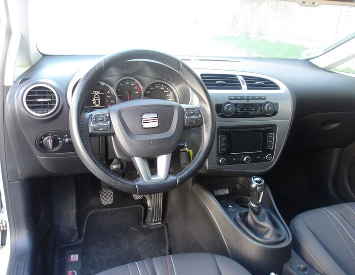 Seat Leon Hatchback 1,4 l 92 kw