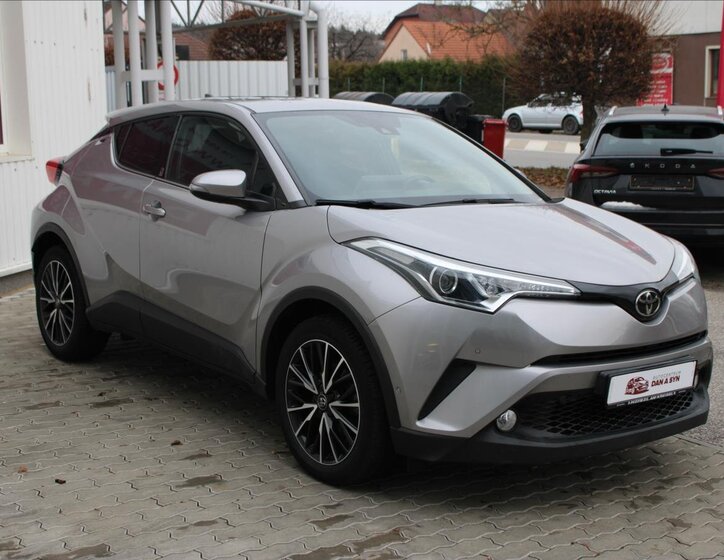 Toyota C-HR 2