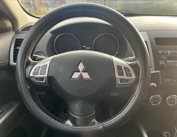 Mitsubishi Outlander 14