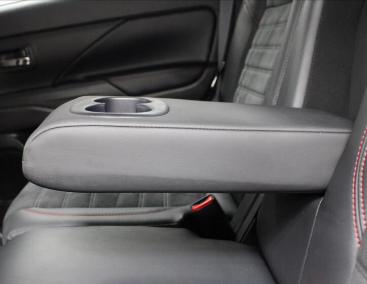 Mitsubishi Outlander 32