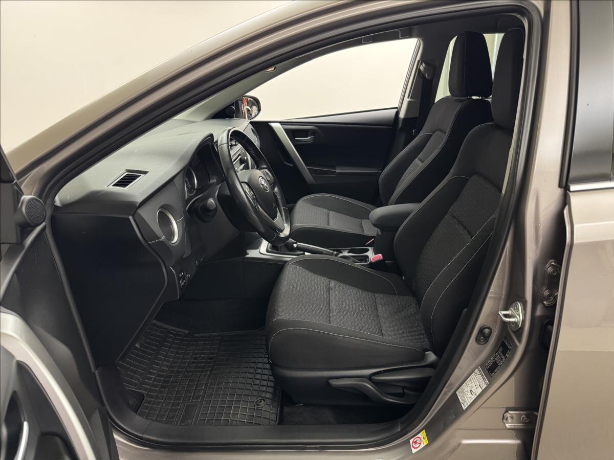 Toyota Auris Kombi 1,4 l 66 kw