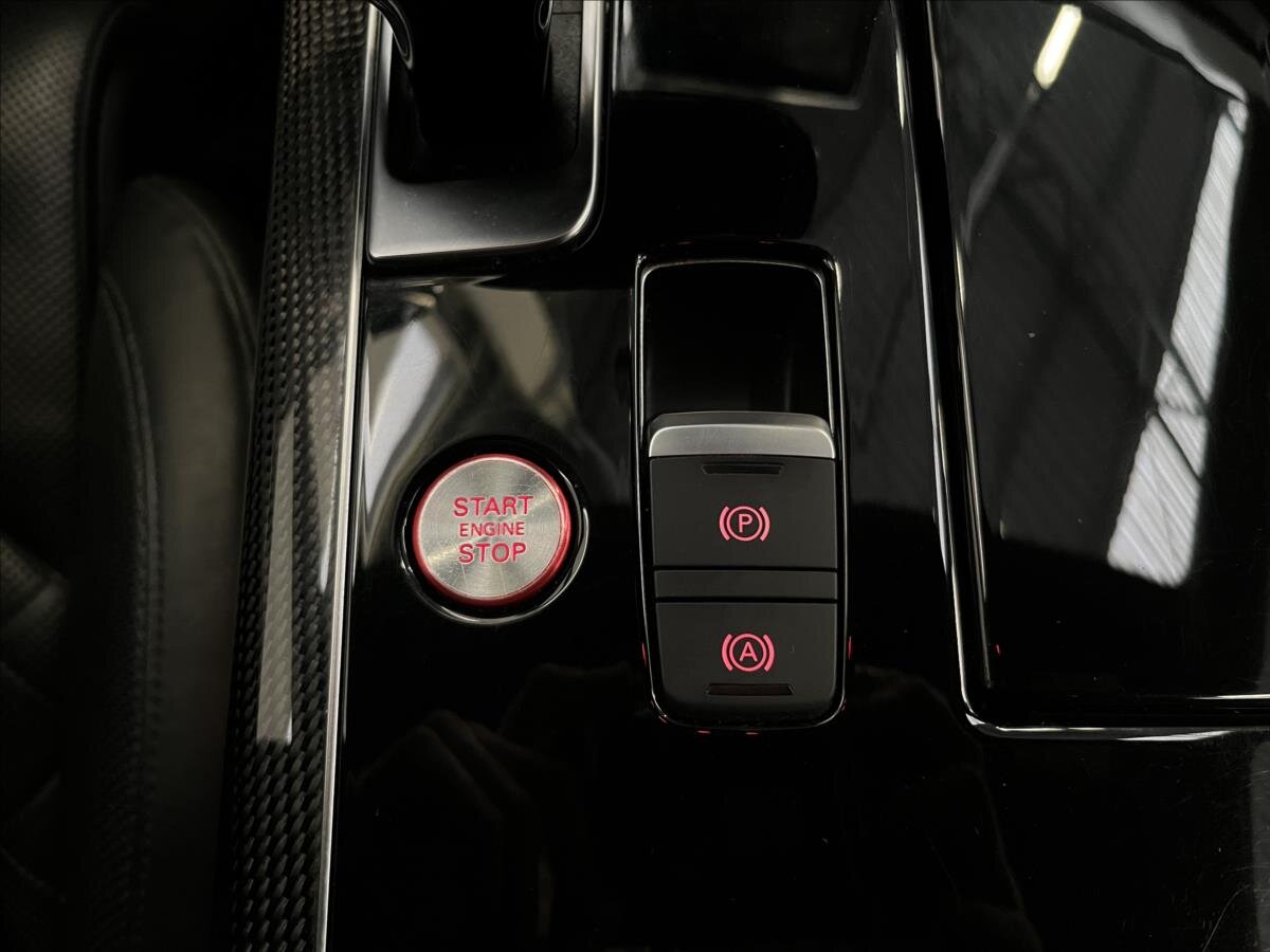 Audi S8 Sedan / Limuzína 4,0 l 445 kw