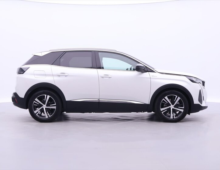 Peugeot 3008 SUV 1,6 l 133 kw
