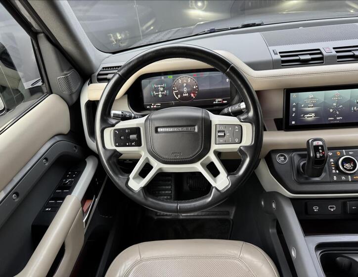 Land Rover Defender 15