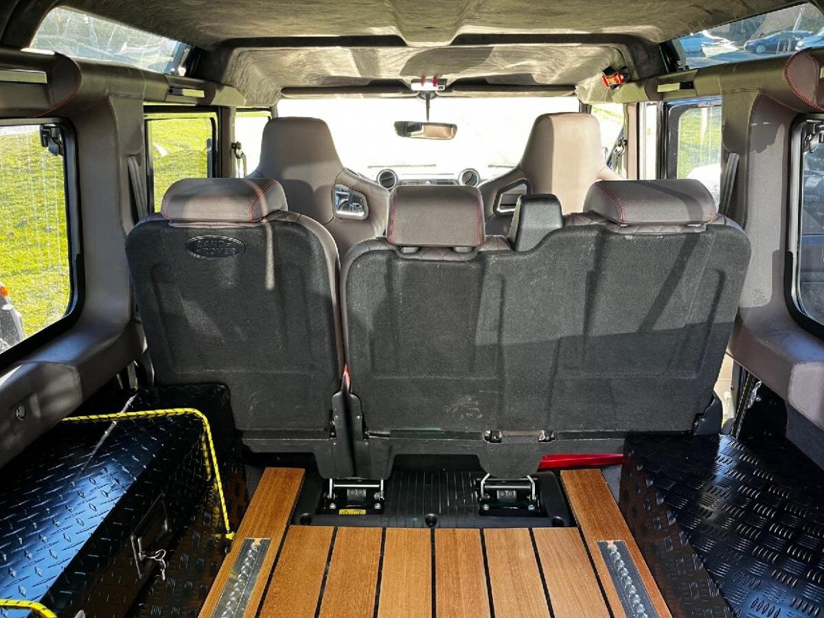 Land Rover Defender SUV / Terénní 2,2 l 90 kw