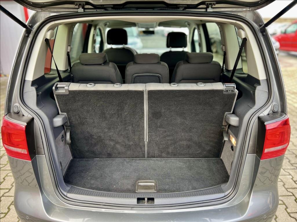 Volkswagen Touran MPV 1,6 l 77 kw