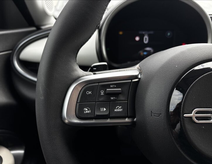 Fiat 600 SUV / Terénní 1,2 l 100 kw