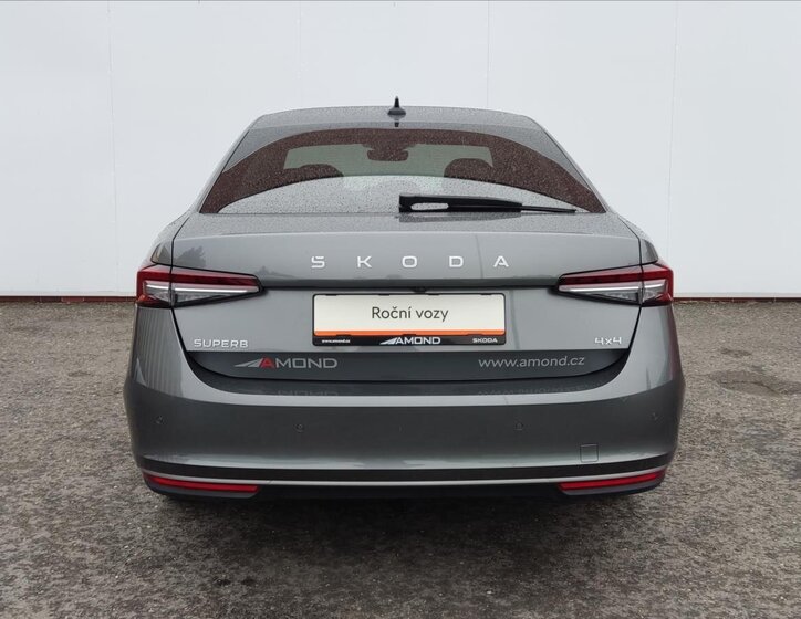 Škoda Superb Liftback 2,0 l 142 kw