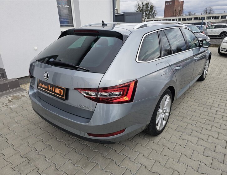 Škoda Superb Kombi 2,0 l 140 kw