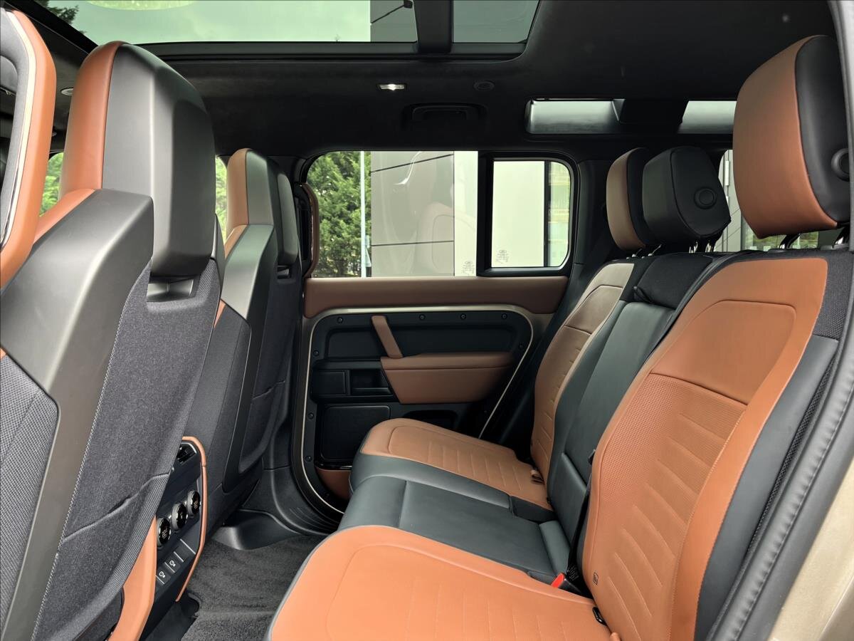 Land Rover Defender SUV / Terénní 4,4 l 467 kw