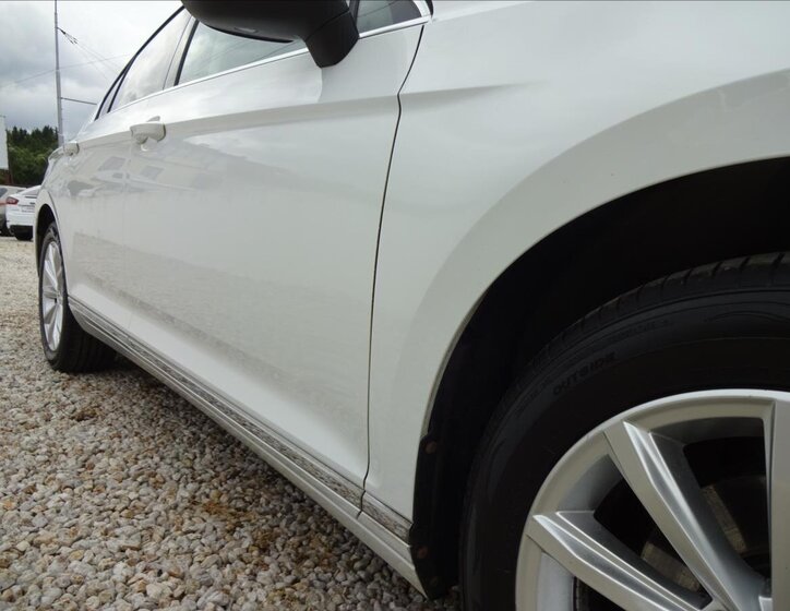 Volkswagen Passat 10