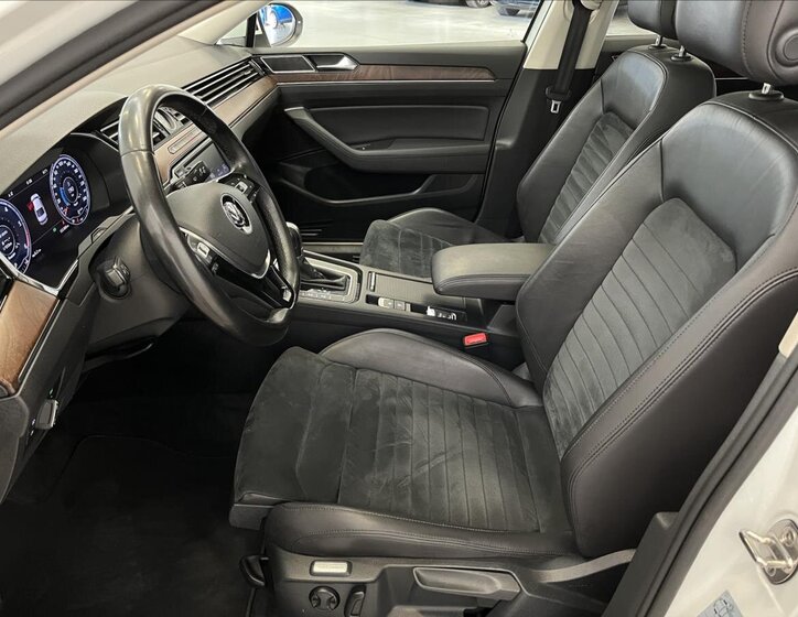 Volkswagen Passat Sedan 2,0 l 176 kw