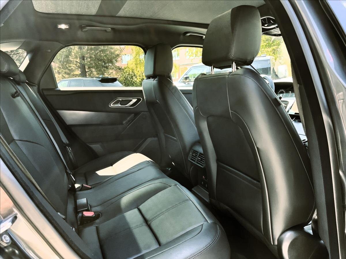 Land Rover Range Rover Velar SUV / Terénní 2,0 l 150 kw