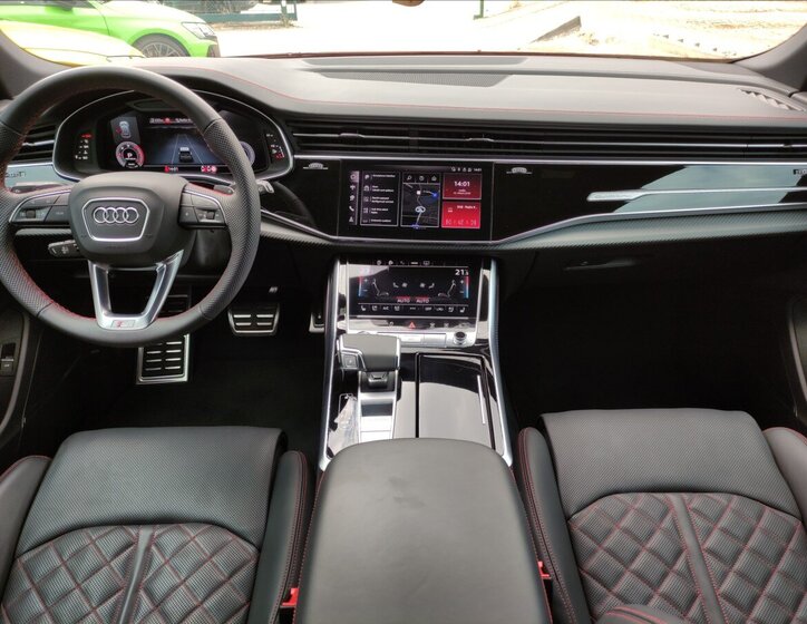 Audi Q8 SUV / Terénní 3,0 l 210 kw