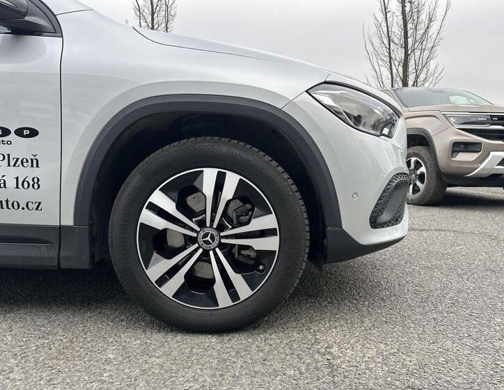 Mercedes-Benz GLA 15