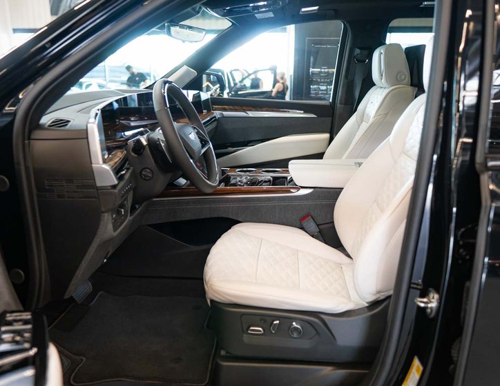 Cadillac Escalade 17