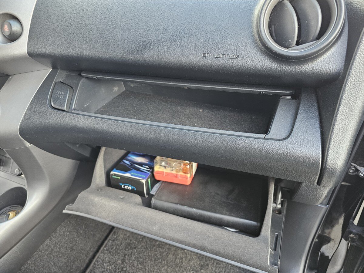 Toyota RAV4 Kombi 2,2 l 100 kw