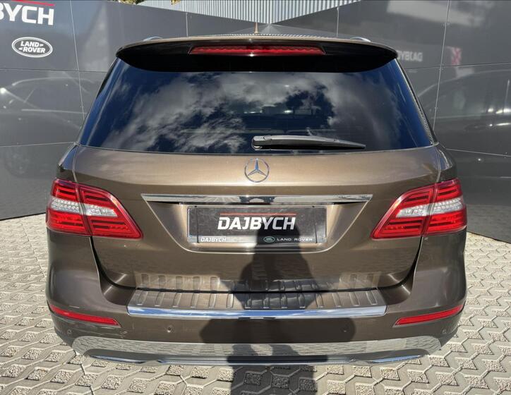 Mercedes-Benz Třídy M 8