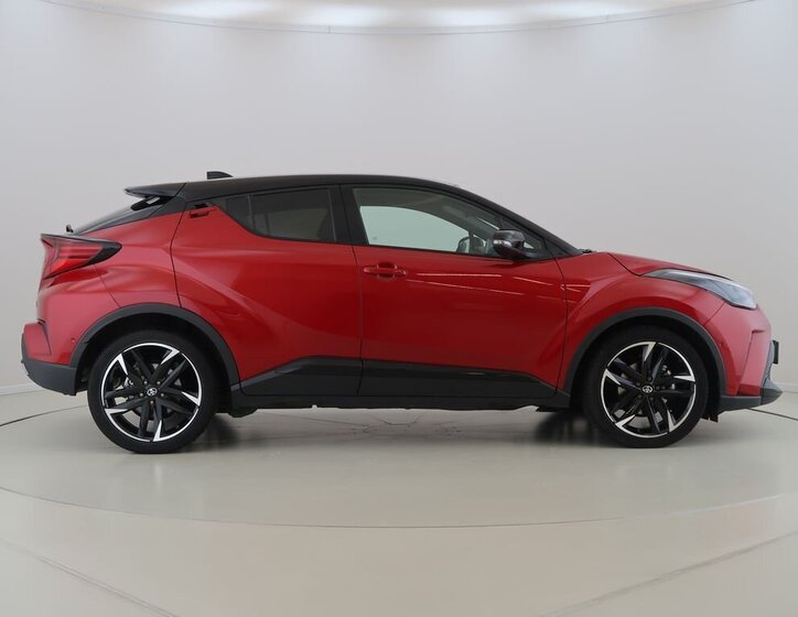 Toyota C-HR 4