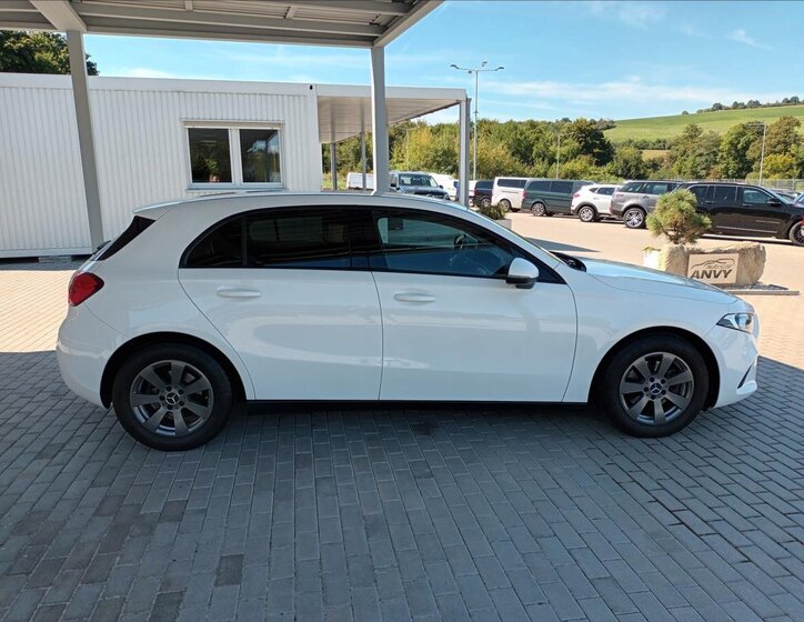 Mercedes-Benz Třídy A Hatchback 1,3 l 80 kw