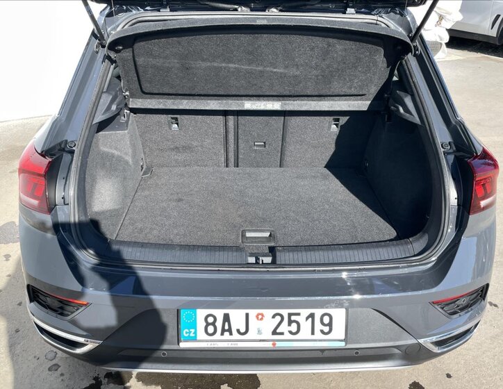 Volkswagen T-Roc SUV / Terénní 1,5 l 110 kw