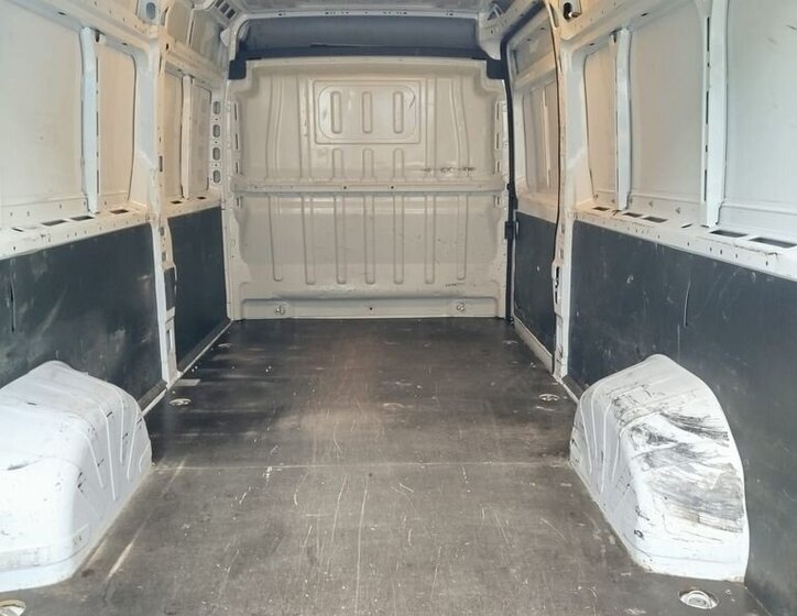 Peugeot Boxer Skříň 2,2 l 121 kw